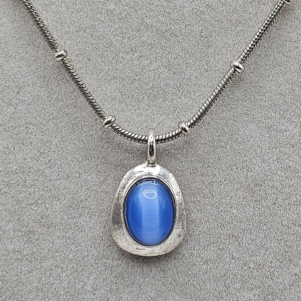 VINTAGE Dainty Silver Plated Blue Cabochon Pendant Bead Snake Chain Necklace